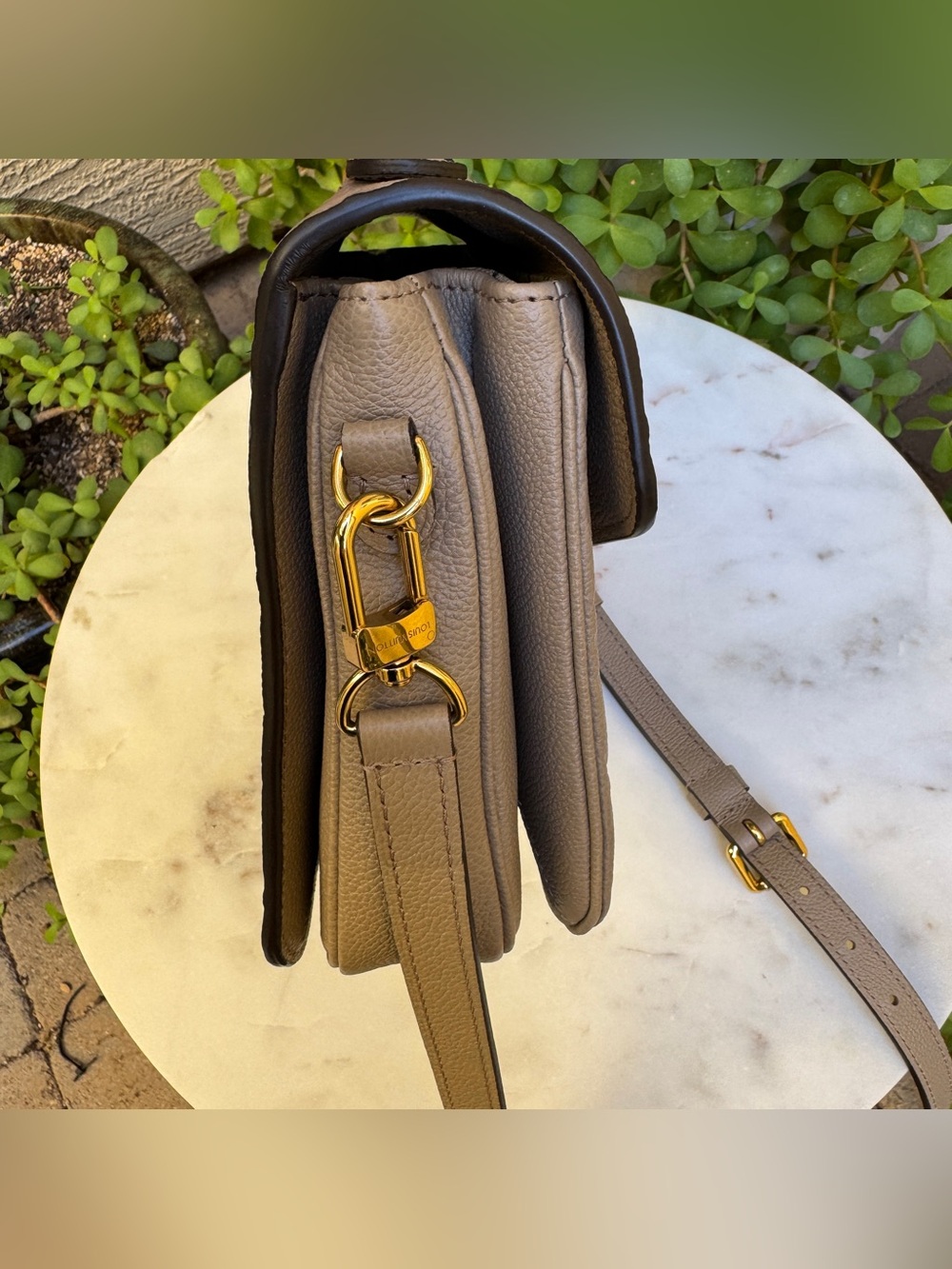 Louis Vuitton Empreinte Leather Métis Crossbody - Picture 6 of 16